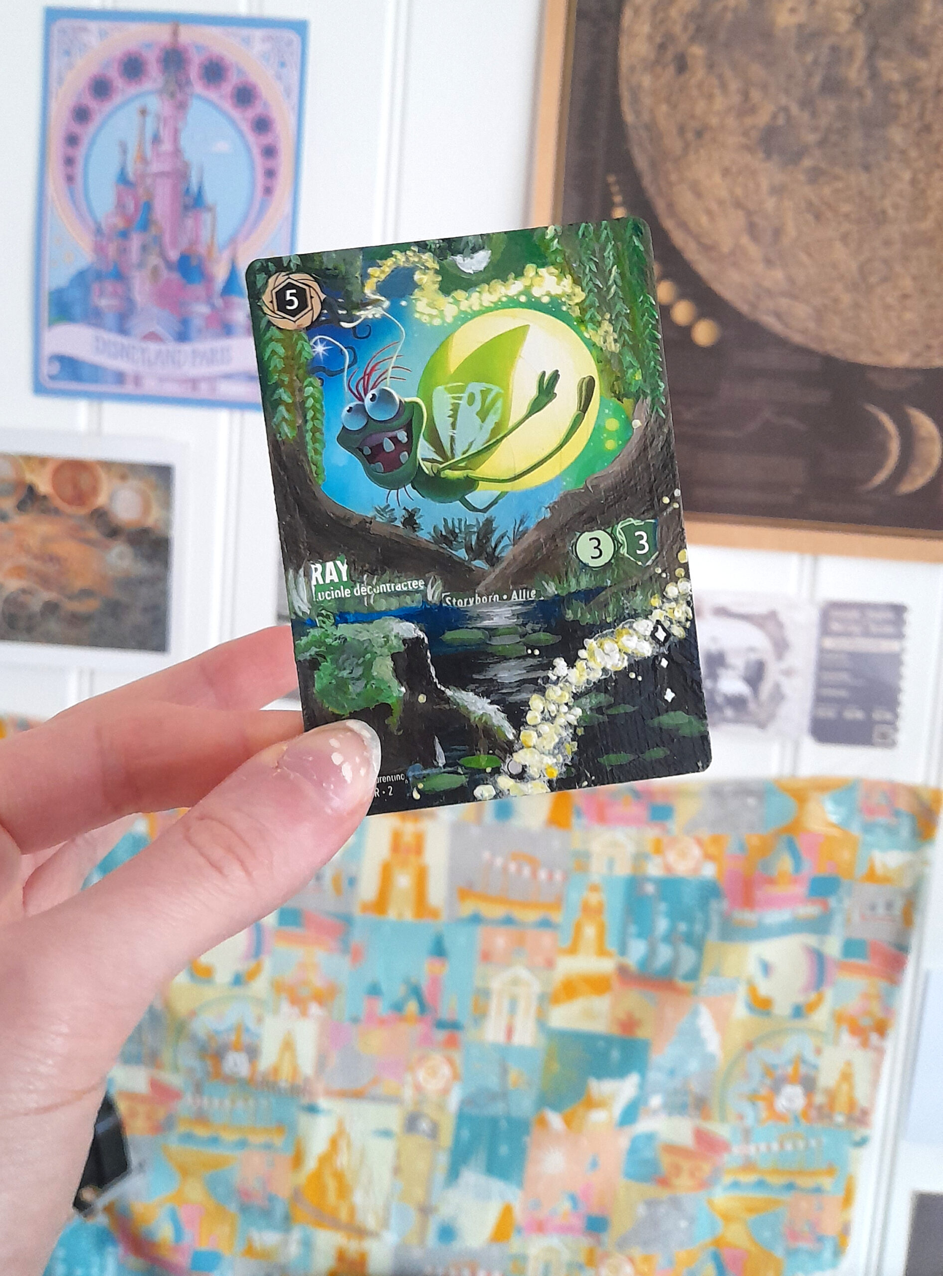 Disney Lorcana Card Altered Art : Ray – Luciole décontractée | TCG Hand painted card